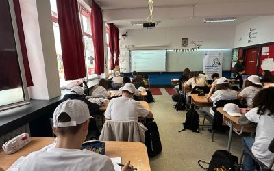 Clasa a VII-a F explorează energiile regenerabile